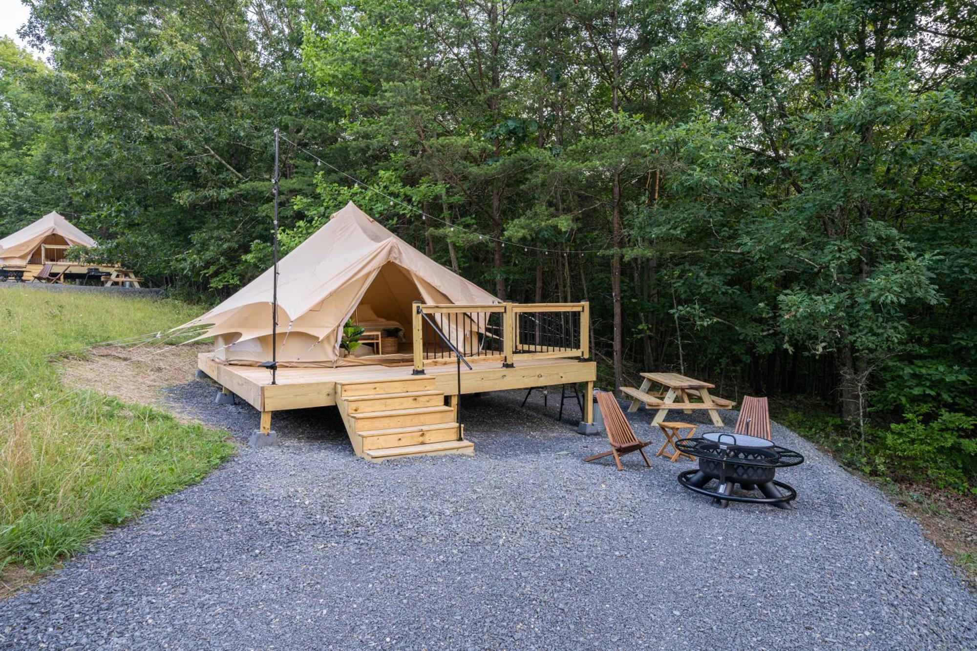 Firefly Ridge Luxury Retreat Hotell Great Cacapon Exteriör bild