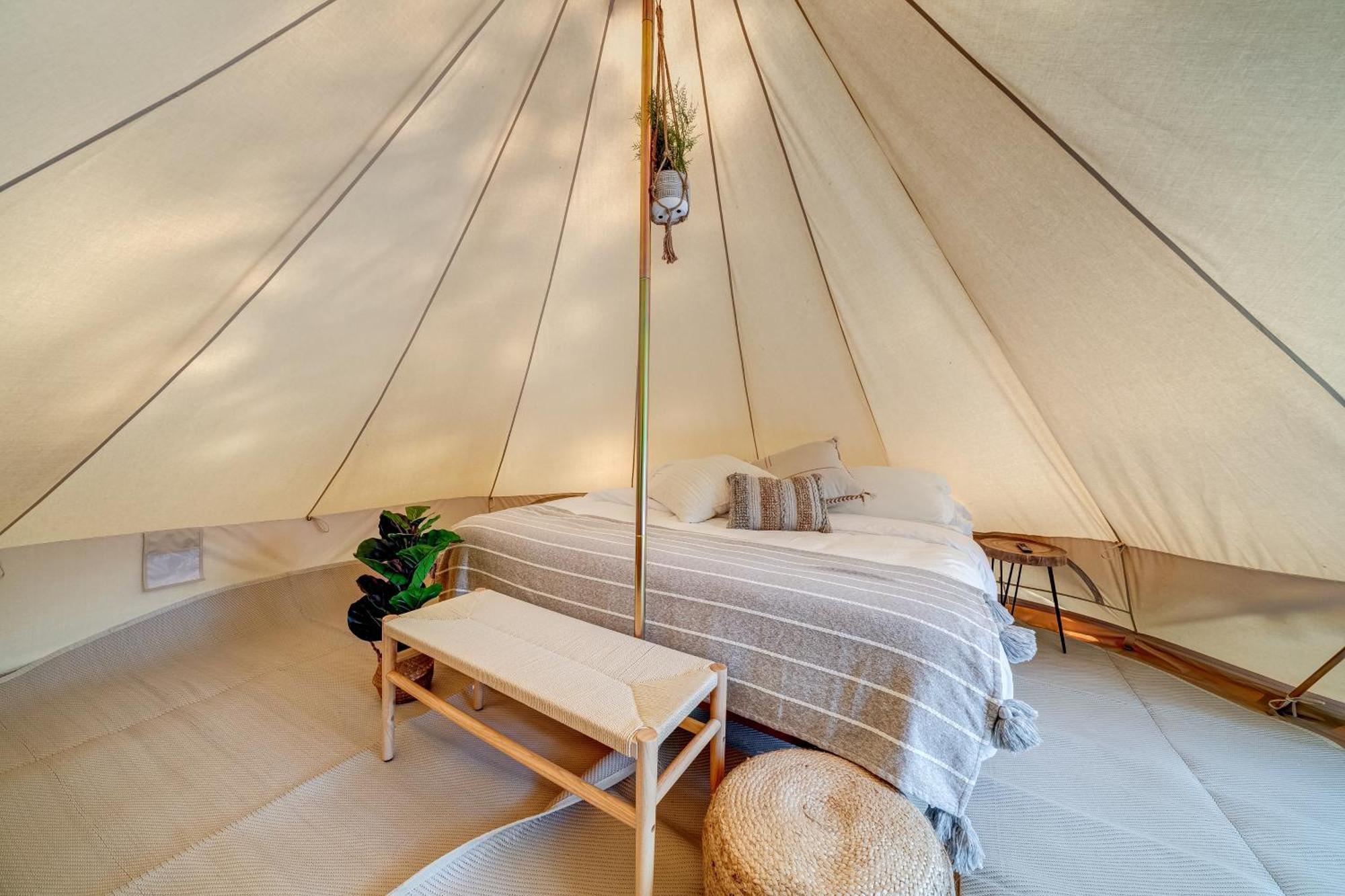 Firefly Ridge Luxury Retreat Hotell Great Cacapon Exteriör bild