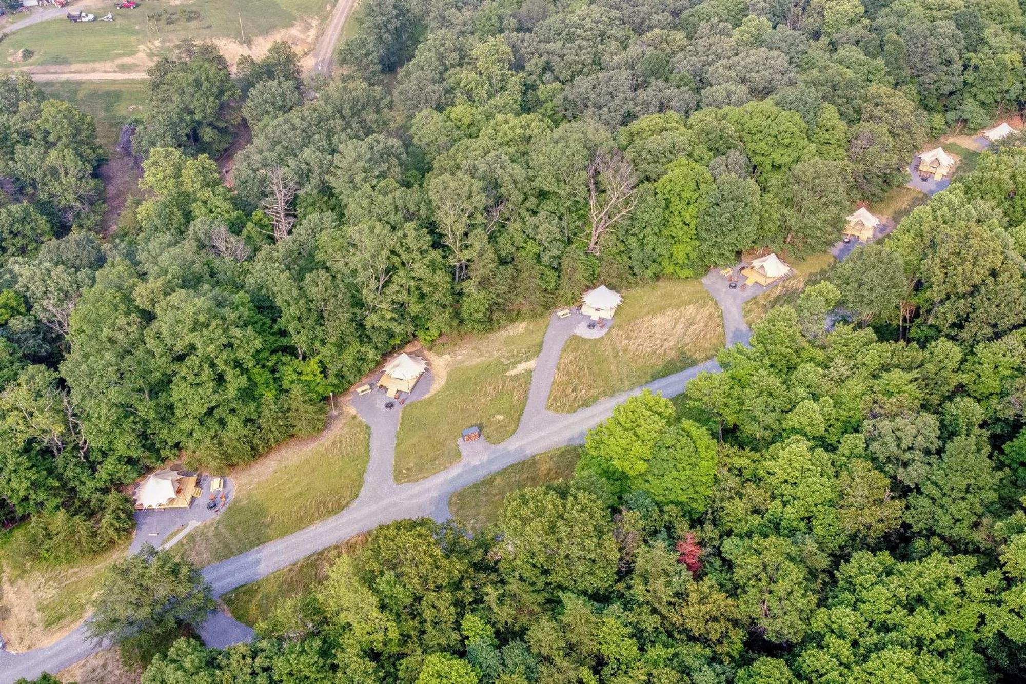 Firefly Ridge Luxury Retreat Hotell Great Cacapon Exteriör bild