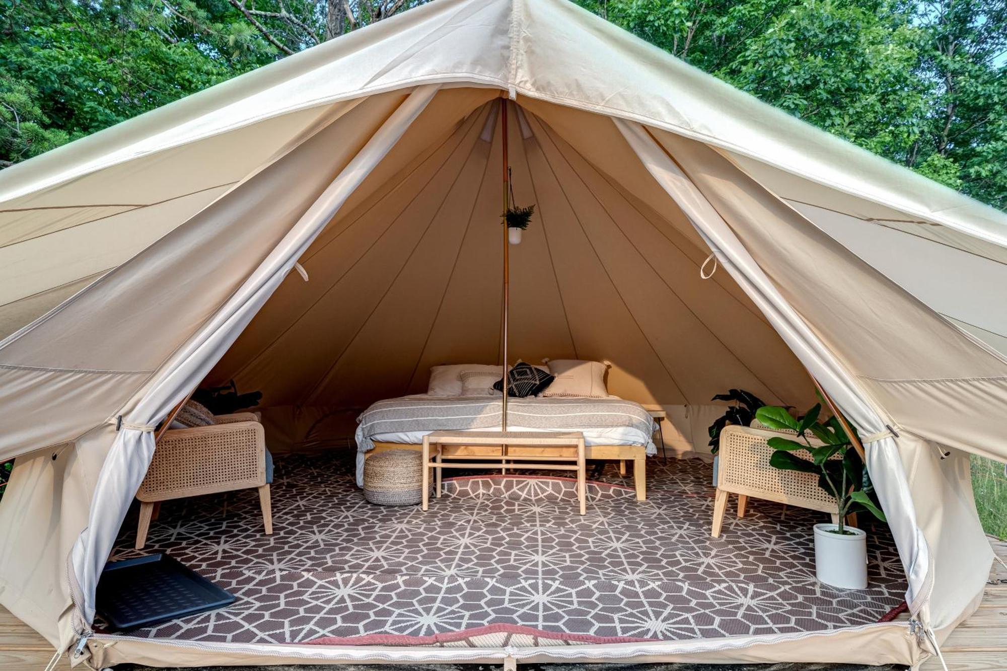 Firefly Ridge Luxury Retreat Hotell Great Cacapon Exteriör bild