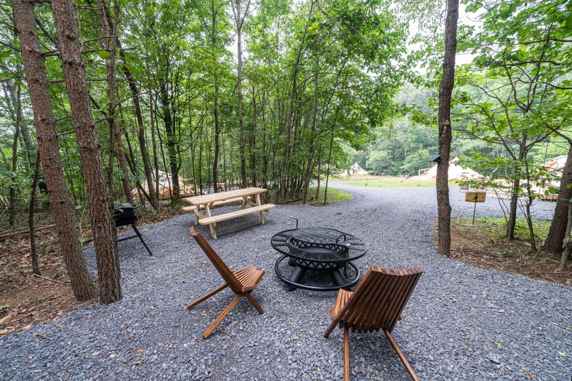 Firefly Ridge Luxury Retreat Hotell Great Cacapon Exteriör bild