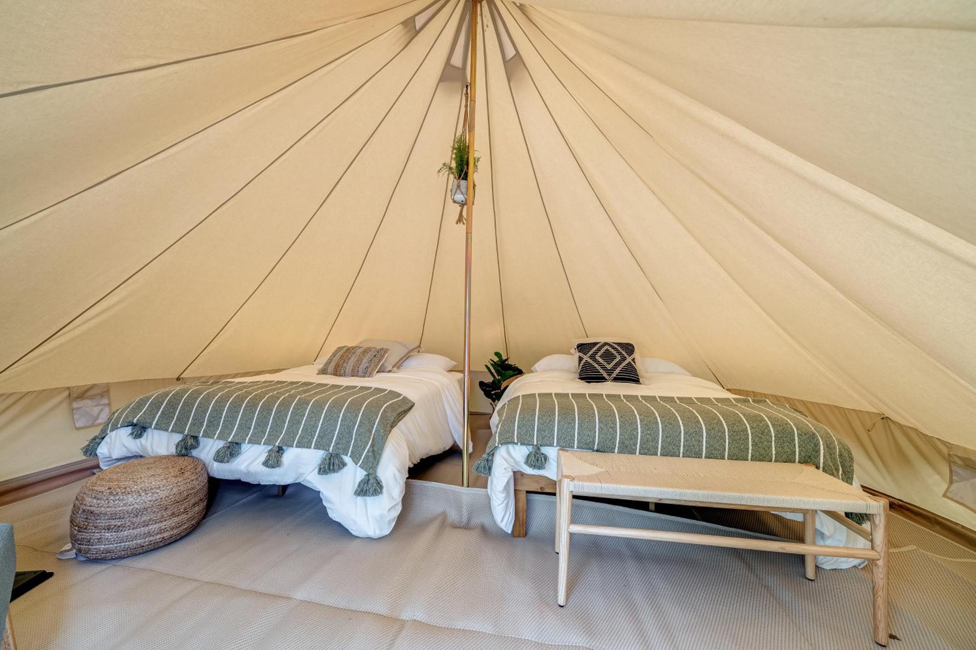 Firefly Ridge Luxury Retreat Hotell Great Cacapon Exteriör bild