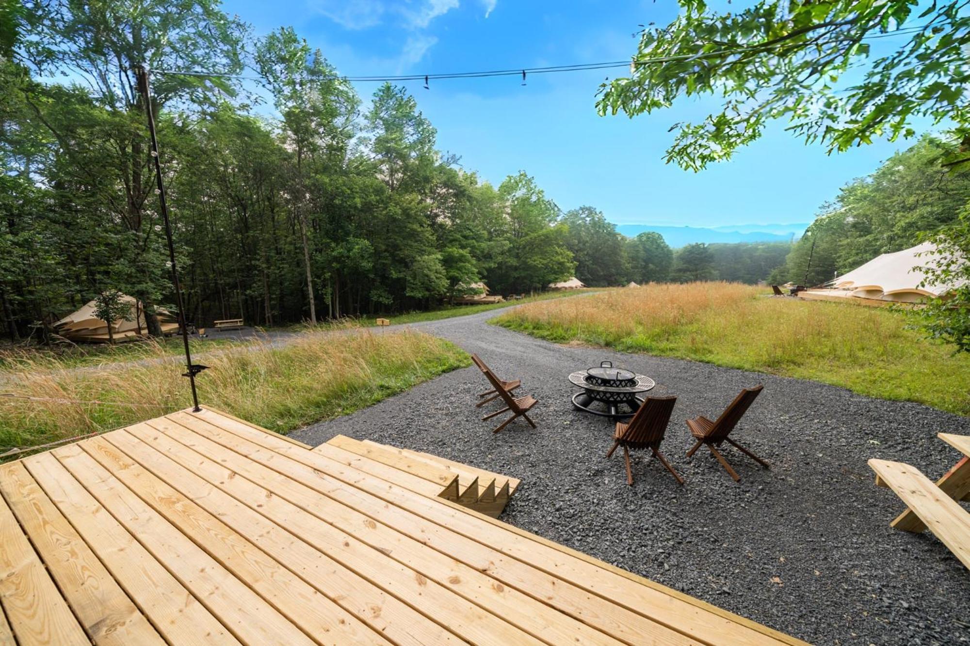 Firefly Ridge Luxury Retreat Hotell Great Cacapon Exteriör bild